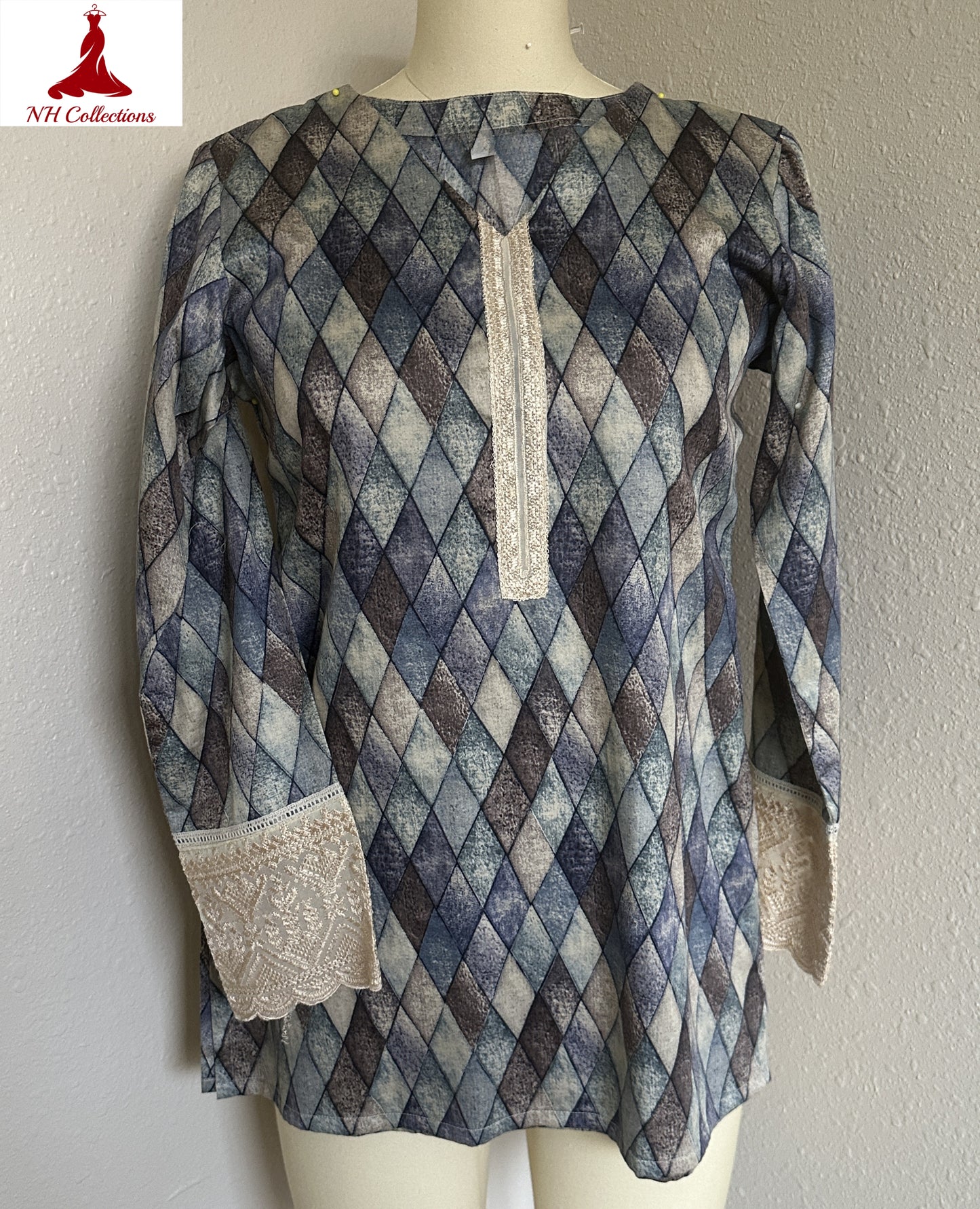 Women's blue color cotton blouse with diamond print in XS