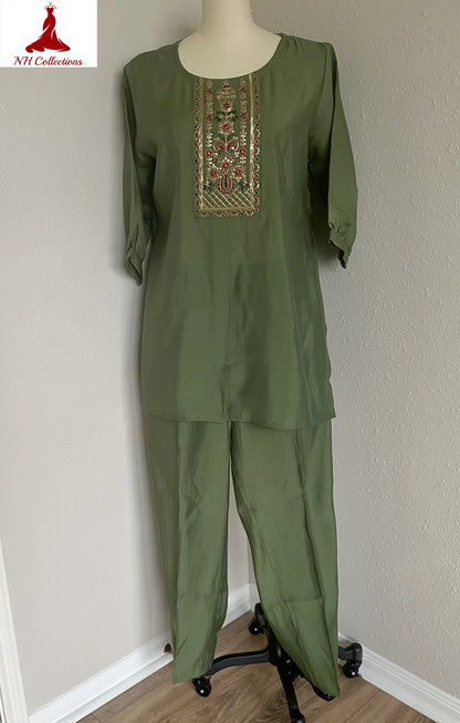 Women's green silk co-ord set in L